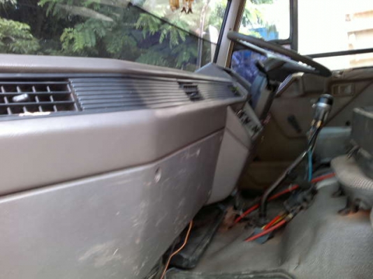 รถมิตซู 10 ล้อดั้ม FN527 220 แรงม้า  สนใจติดต่อ 081 - 6079515