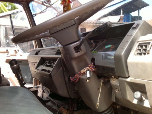 รถมิตซู 10 ล้อดั้ม FN527 220 แรงม้า  สนใจติดต่อ 081 - 6079515