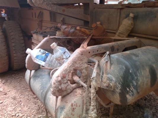 รถมิตซู 10 ล้อดั้ม FN527 220 แรงม้า  สนใจติดต่อ 081 - 6079515