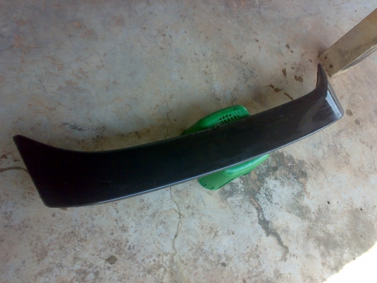 สปอยเลอซ์หลังมีไฟเบรค ของโตโยต้า อัลติท