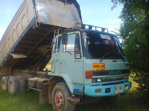 ขาย 10ล้อ2เพลาดั๊ม ISUZU ROCKY 240"นางฟ้าแท้" FXZ23NFP เครื่องเดิม6SD1 240 HP แห้งดี แรงจัด เกียร์เดิมฟูลเลอร์ ช่วงล่างแน่น คัสซีสวย มีบวมซับตรงคอนิดๆ กระบะดั๊มเหล็ก สภาพดี ยางดี10เส้น ระบะลากพ่วงมีแต่ถอดสายไว้ หัวบางภายในดี คอนโซลครบ พร้อมใช้พร