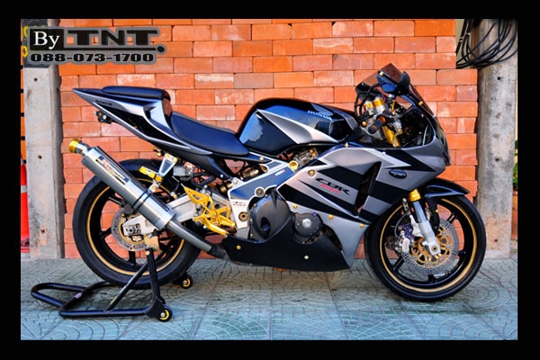 <TNT>ขาย Honda CBR(NC-29) 400 cc./ปี92/สีดำ-เทา/ทะเบียนแท้/แฟริ่งแต่ง..สวยๆ>>>