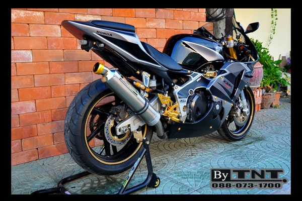 <TNT>ขาย Honda CBR(NC-29) 400 cc./ปี92/สีดำ-เทา/ทะเบียนแท้/แฟริ่งแต่ง..สวยๆ>>>
