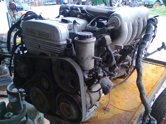 เครื่อง 1J 2500 พร้อมเกียรออโต้ ไดชารท ไดสตารท คอมแอร ปั้มเพาเวอ อยู่ครบ