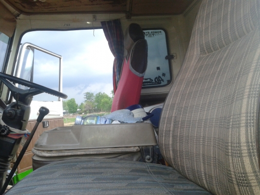 ขาย6 ล้อดั้ม HINO FD 185แรง (FD171A)(HO7C)เครื่องแน่นมาก แรง ดีมาก คัซซีสวยมาก ไม่ผุ สวยตลอดเส้น พวงมาลัยพาวเวอร์ 7 เกียร์รวมเกียร์ถอย. มีแอร์ พร้อมโอน พร้อมใช้งาน...... ขาย6 ล้อดั้ม HINO FD 185แรง (FD171A)(HO7C)เครื่องแน่นมาก แรง ดีมาก คัซซีสวยมาก ไม่ผุ สวยตลอดเส้น พวงมาลัยพาวเวอร์ 7 เกียร์รวมเกียร์ถอย. มีแอร์ พร้อมโอน พร้อมใช้งาน......