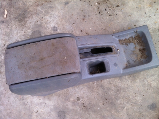 คอนโซนกลางd-max hilender 4 ประตู 2006