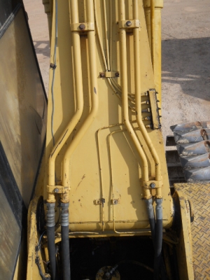 ขายด่วน/ราคาต่อรองได้ CAT EL200B พร้อมใช้งาน โซ่/โรลเลอร์/เครื่องแท้ ไม่โหลด คุณเรวัฒน์ 084-4261844