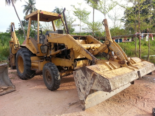 ฝากขายด่วน รถตัหน้าขุดหลัง CAT 428 เพลาเดียว เอกสารชุดจดทะเบียน