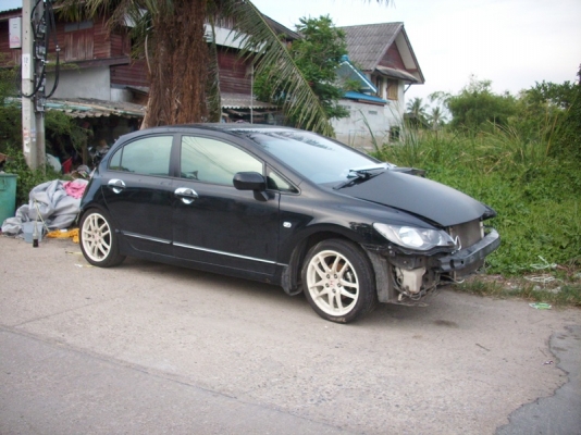 ขายซากรถอุบัติเหตุฮอนด้าซีวิค FD ปี2011สีดำ พร้อมเล่มทะเบียน.บุคคล