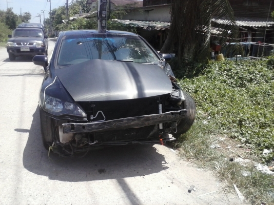 ขายซากรถอุบัติเหตุฮอนด้าซีวิค FD ปี2011สีดำ พร้อมเล่มทะเบียน.บุคคล