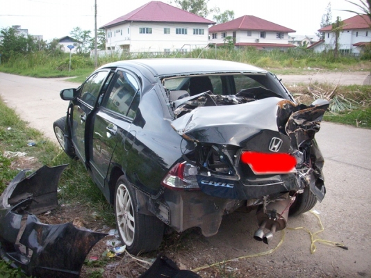 ขายซากรถอุบัติเหตุฮอนด้าซีวิค FD ปี2011สีดำ พร้อมเล่มทะเบียน.บุคคล