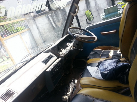 *** ขายตู้ Toyota  Hiace รหัส LH60V((ด่วน))  ***