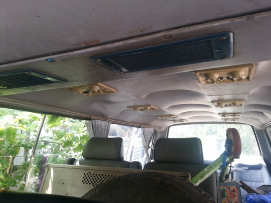 *** ขายตู้ Toyota  Hiace รหัส LH60V((ด่วน))  ***