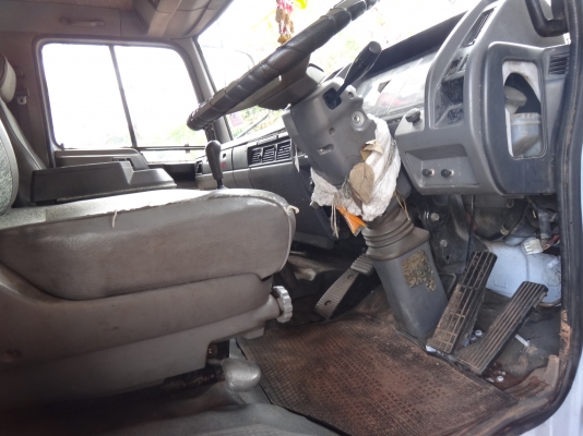 ขายด่วน  รถสิบล้อเพลาเดียว  HINO  FL  3M  หัวกับแชชชี  ไม่เกี่ยวกับตู้