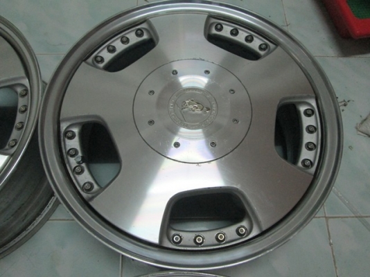 ขายล้อม้าทอง