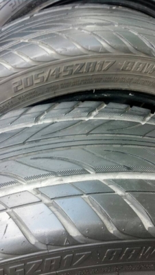 แม็ก 17 แถมยาง 1 ชุด สีทองเหลือบแก้ว 4 รู 100