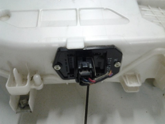 ตู้แอร์หลังรถตู้ โตโยต้า commuter ถอดรถป้ายแดง ใหม่ๆ ตู้แอร์หลังรถตู้ โตโยต้า commuter ถอดรถป้ายแดง ใหม่ๆ