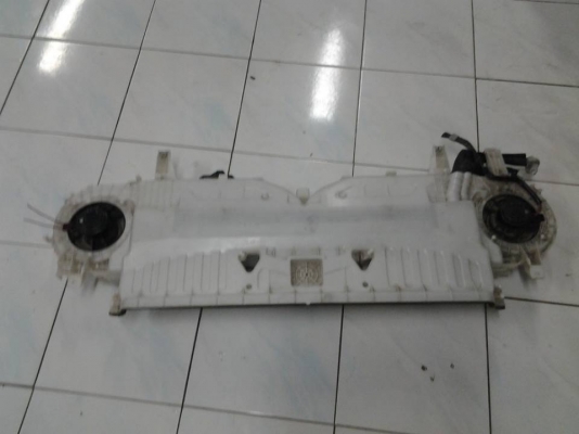 ตู้แอร์หลังรถตู้ โตโยต้า commuter  ถอดรถป้ายแดง ใหม่ๆ