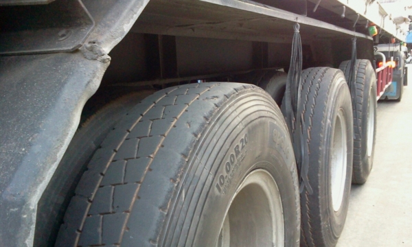 NISSAN DIESEL 22 ล้อ พร้อมหาง 3 เพลา พนัส NISSAN DIESEL 22 ล้อ พร้อมหาง 3 เพลา พนัส