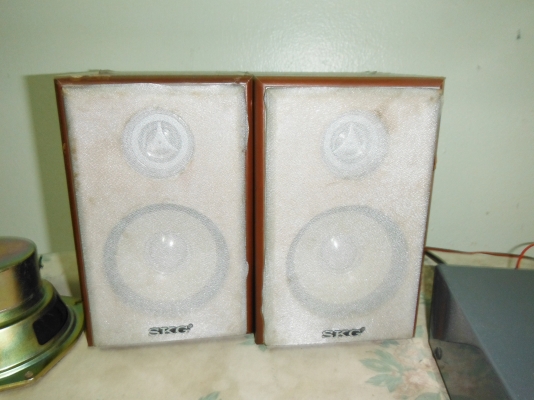 ขายลำโพงเล็ก พร้อมเพาเวอร์ ราคาถูกสุดๆๆๆๆ ขายลำโพงเล็ก พร้อมเพาเวอร์ ราคาถูกสุดๆๆๆๆ