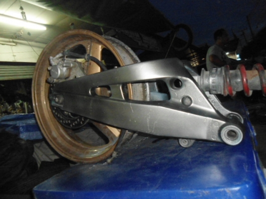 ขายสวิงอาร์มcbr400y89