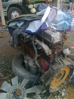 ขายเครื่องยนต์ P11 320 แรงม้า มีอุปกรณ์ให้ด้วย