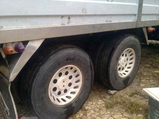 รถฮีโน่ 10 ล้อดั้ม รั้ว FL3H  195 แรงม้า ปี 39  สนใจติดต่อ 081 - 6079515