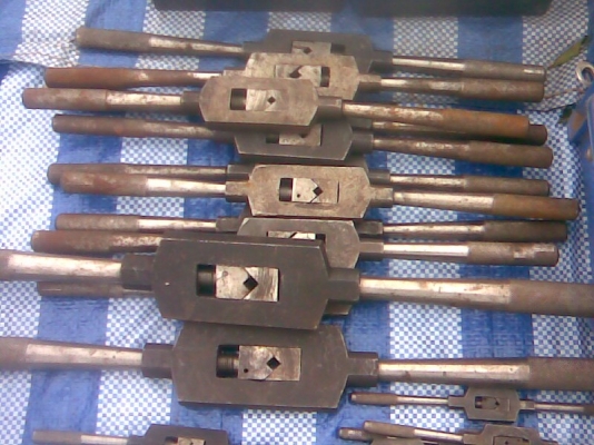 ตัวต๊าบเกลียวของโรงงานเป็นของโรงงานครับขายครับตัวละ  500  ครับสวยๆครับ