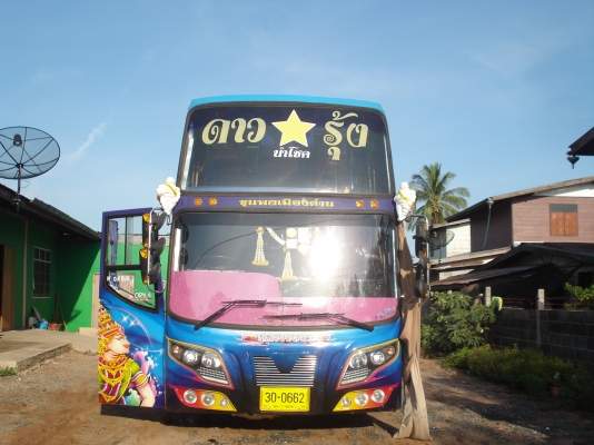 ขายรถบัสเบนช์ เครื่อง ek 100 260 แรง สถาพใหม่ พร้อมใช้งาน