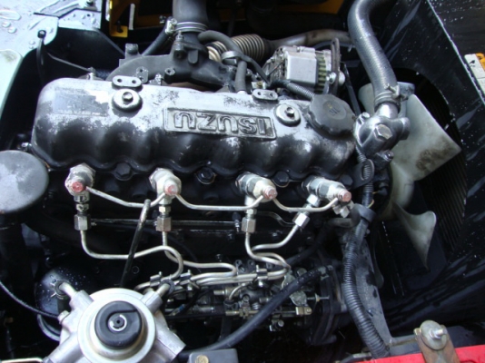 ขายรถโฟล์คลิฟท์  T.C.M.  FD30-C6  (รุ่นใหม่ล่าสุด)  เสาสูง  3 ม.  เกียร์ธรรมดา  ยางตัน