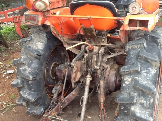 คูโบต้า L2605 4 wd 2  เพลา ตัวเปล่าตามสภาพเครื่องดี เกียร์ดี