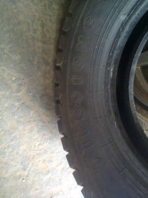 ขายยางสิบล้อหนึ่งเส้นครับยางใหม่เอี่ยมอ่อง