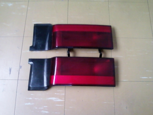 ทับทิมฝาหลังหล่อหลังTOYOTA HIACE หัวจรวด ทุกรุ่น