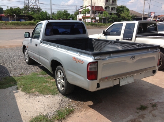 ขายกระบะตอนเดียว toyota D4D 2.5 cc สีเทา 239000 ขายกระบะตอนเดียว toyota D4D 2.5 cc สีเทา 239000
