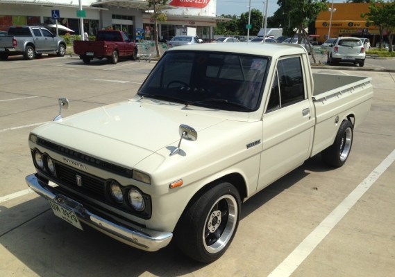 ขาย TOYOTA RN-10 เดิมๆสวยๆ อายุ45ปี สภาพตามรูป ขาย TOYOTA RN-10 เดิมๆสวยๆ อายุ45ปี สภาพตามรูป