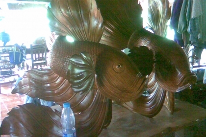 เป็นคู่ครับงานสวยครับ  สีทำเรียบร้อยแล้ว   ขนาด  สูง ประมาณ  เกือบเมตร  ยาวหัว - หางเกือบ 2 เมตรครับ