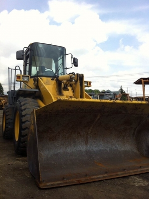 ขายรถตักมือสองจากญี่ปุ่น KOMATSU  WA200-3  สภาพดี พร้อมใช้งานค่ะ สนใจติดต่อเจี๊ยบได้เลย โทร 087-3310254 ค่ะ