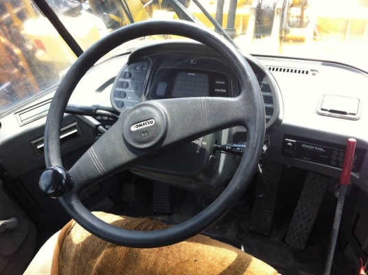 ขายรถตักมือสองจากญี่ปุ่น KOMATSU  WA200-3  สภาพดี พร้อมใช้งานค่ะ สนใจติดต่อเจี๊ยบได้เลย โทร 087-3310254 ค่ะ