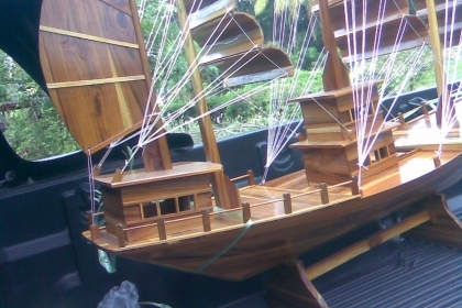 เรือไม้สักทั้งลำครับงานฝีมือสวยๆครับ ลำใหญ่ครับ