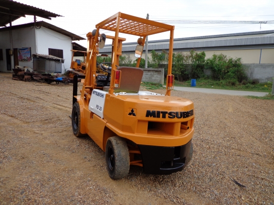ขายรถยก MITSUBISHI FD30 เครื่องดีเซล ติดต่อคุณยุทธิ์ โทร. 081-9870866 คุณจิ๊ด โทร. 089-7949488
