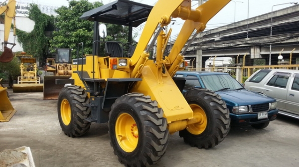 รถตักล้อยาง WA100-1-30175  รถนำเข้าจากญี่ปุ่น  ไม่เคยใช้งานในไทย  3,300 ชั่วโมง  ตรวจเช็คสภาพเสร็จเรียบร้อย พร้อมใช้งานได้ทันที  โทร.081-373-0559