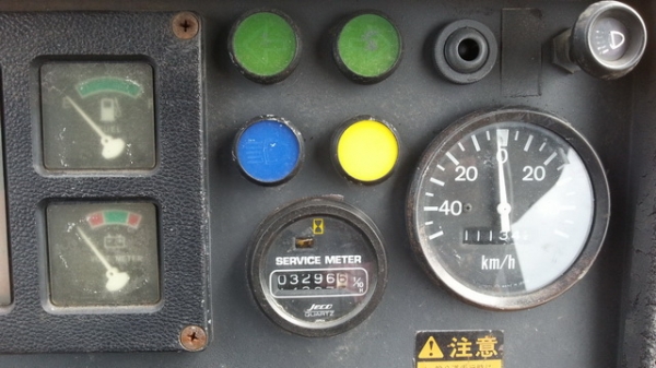 รถตักล้อยาง WA100-1-30175  รถนำเข้าจากญี่ปุ่น  ไม่เคยใช้งานในไทย  3,300 ชั่วโมง  ตรวจเช็คสภาพเสร็จเรียบร้อย พร้อมใช้งานได้ทันที  โทร.081-373-0559