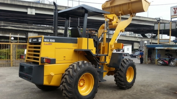 รถตักล้อยาง WA100-1-30175  รถนำเข้าจากญี่ปุ่น  ไม่เคยใช้งานในไทย  3,300 ชั่วโมง  ตรวจเช็คสภาพเสร็จเรียบร้อย พร้อมใช้งานได้ทันที  โทร.081-373-0559