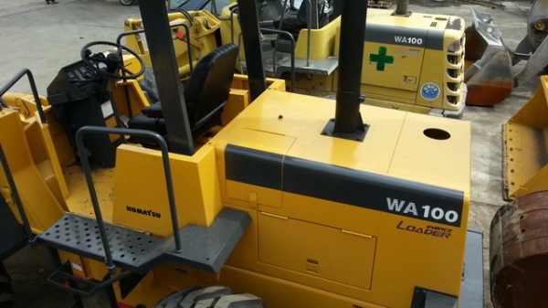 รถตักล้อยาง WA100-1-30175  รถนำเข้าจากญี่ปุ่น  ไม่เคยใช้งานในไทย  3,300 ชั่วโมง  ตรวจเช็คสภาพเสร็จเรียบร้อย พร้อมใช้งานได้ทันที  โทร.081-373-0559