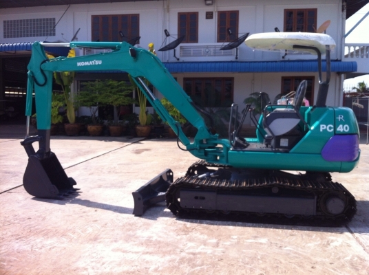 รถขุด-ดัน KOMATSU PC40-7 มือสองญี่ปุ่นแท้ นำเข้าเอง ไม่เคยใช้งานในไทย  ทำสีใหม่ พร้อมใช้งาน