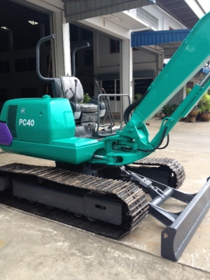รถขุด-ดัน KOMATSU PC40-7 มือสองญี่ปุ่นแท้ นำเข้าเอง ไม่เคยใช้งานในไทย  ทำสีใหม่ พร้อมใช้งาน
