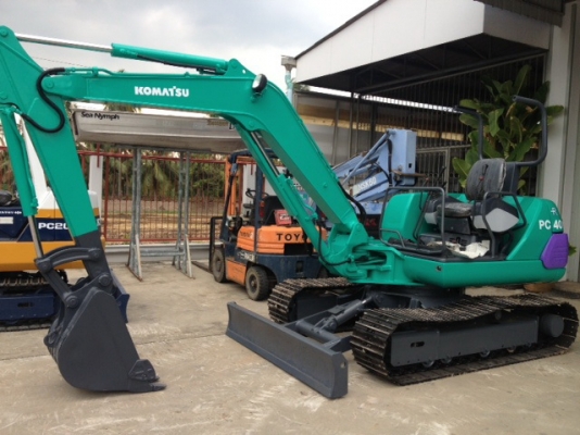 รถขุด-ดัน KOMATSU PC40-7 มือสองญี่ปุ่นแท้ นำเข้าเอง ไม่เคยใช้งานในไทย  ทำสีใหม่ พร้อมใช้งาน