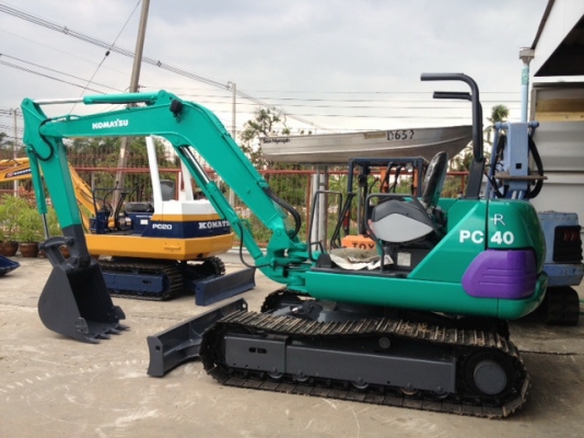 รถขุด-ดัน KOMATSU PC40-7 มือสองญี่ปุ่นแท้ นำเข้าเอง ไม่เคยใช้งานในไทย  ทำสีใหม่ พร้อมใช้งาน