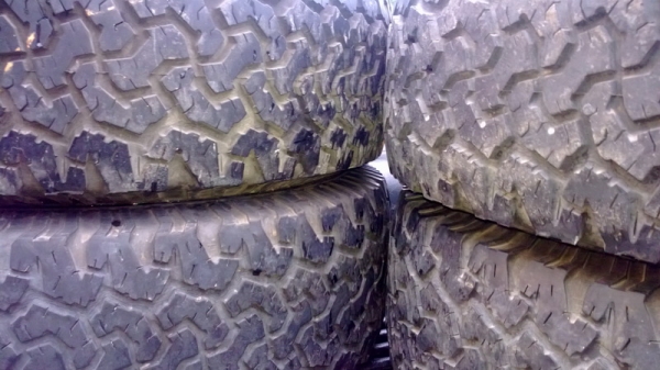 ยาง  BF all 275-70-16 ปี 07-08