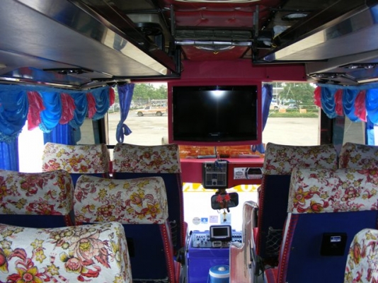 ขายรถบัส สภาพดี พร้อมเครื่องเสียง โทรทัศน์ LCD